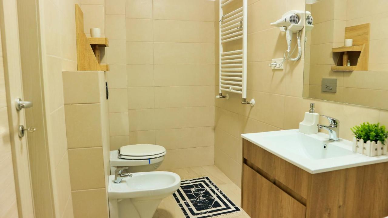 Cozy Flowers Studio - Fast Wi-Fi & Washer-Dryer Μπρασόβ Εξωτερικό φωτογραφία